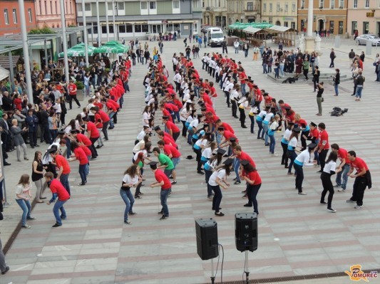 Ministrstvo poziva k plesu četvorke brez alkohola